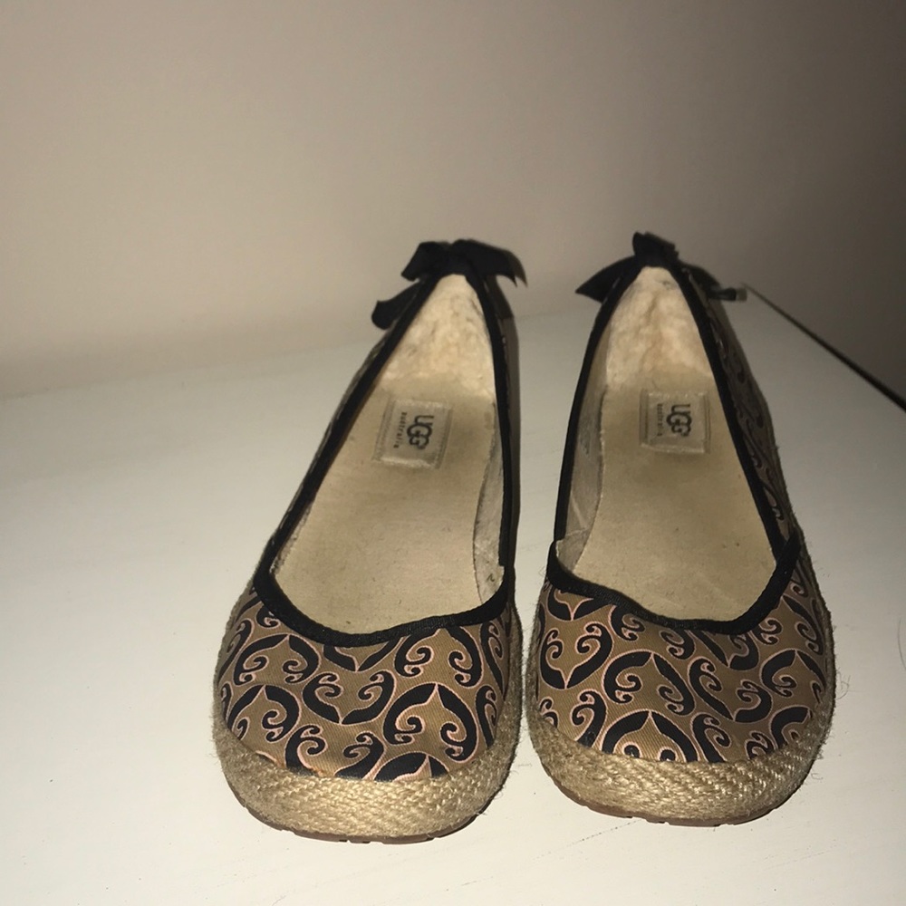 COPY - Ugg flats, size 9